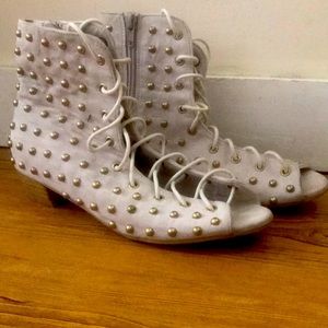 Super Cute Joyfolie Open peep toe lace up Sandals